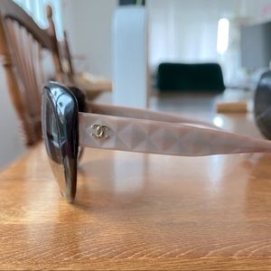Chanel 5184 Sunglasses. Brown lenses with light pink arms.